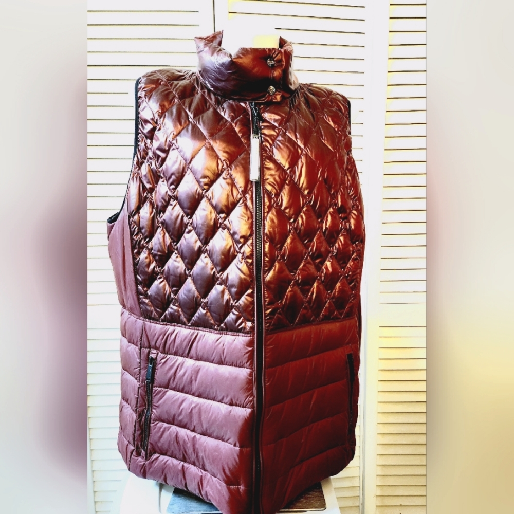 Calvin Klein Merlot color down Performance Vest